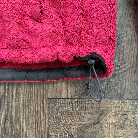 Pink fuzzy Northface - Picture 2 of 5